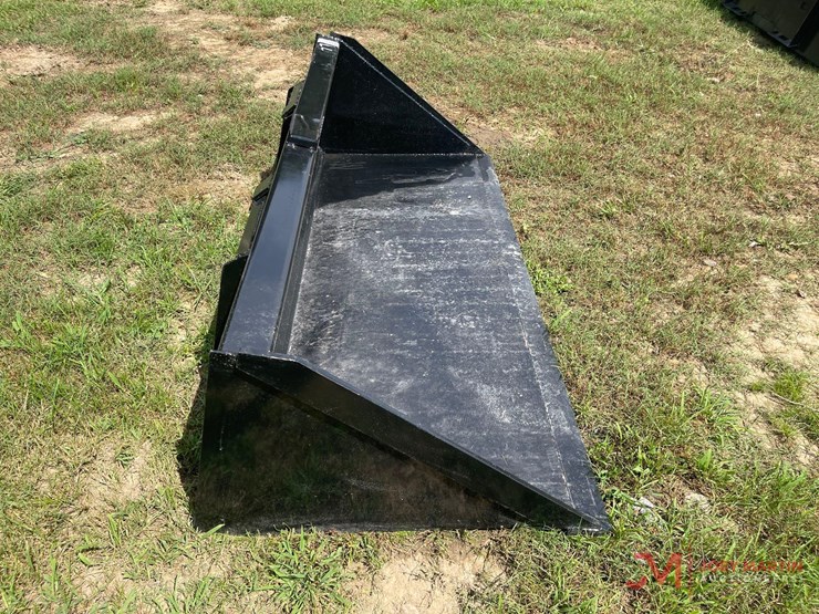unused-77"-smooth-bucket-skid-steer-attachment-image-2