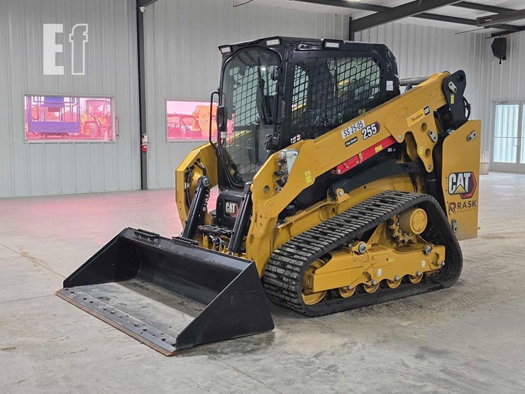 2025-caterpillar-255-image-1