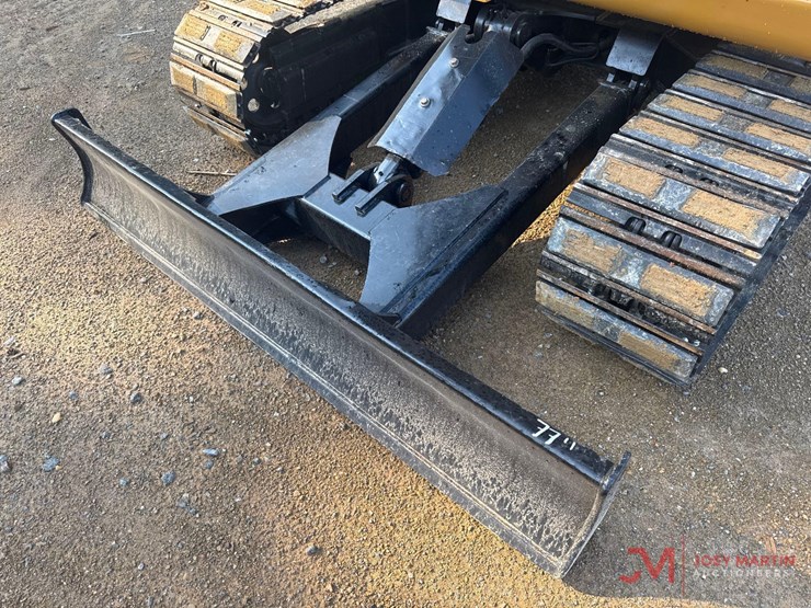 2021-caterpillar-305.5e2-image-13