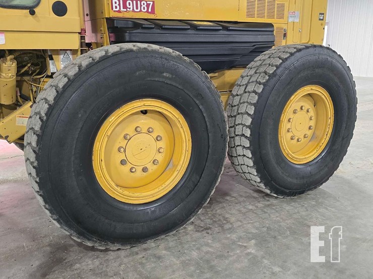 2006-caterpillar-143h-image-31