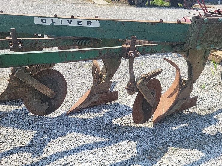 oliver-545-in-furrow--4-bottom-moldboard-plow-w/coulters-image-19