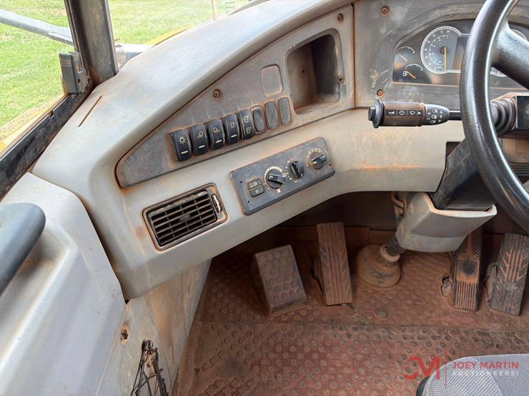 2022-volvo-a30g-image-36