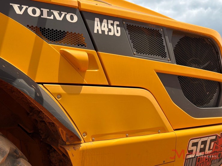 2023-volvo-a45g-image-38