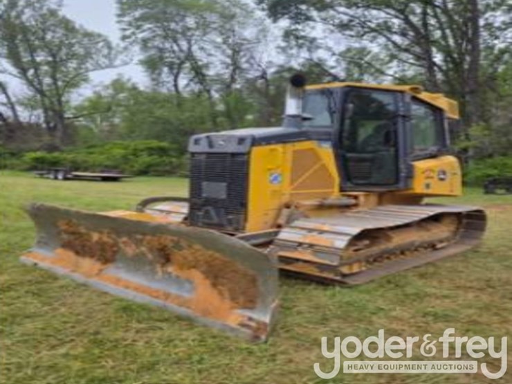 2016-deere-550k-image-1