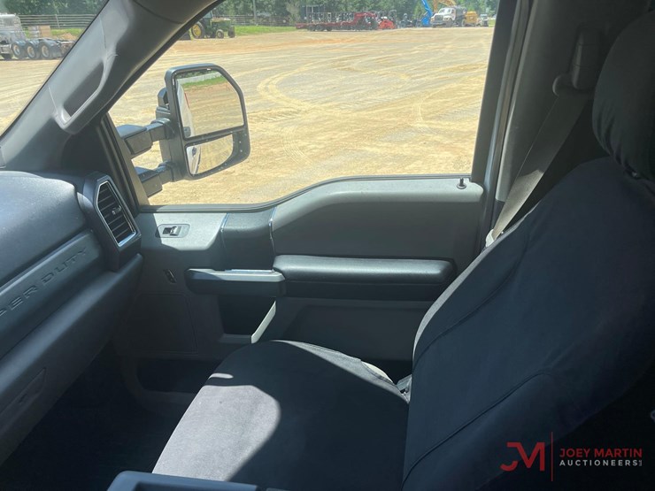 2017-ford-f-250-xlt-super-duty-pickup-truck-image-27