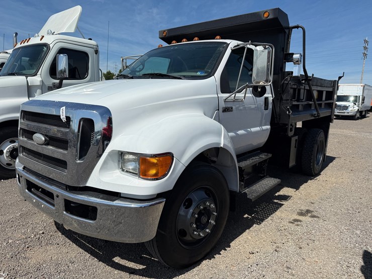 2007-ford-f750-image-1
