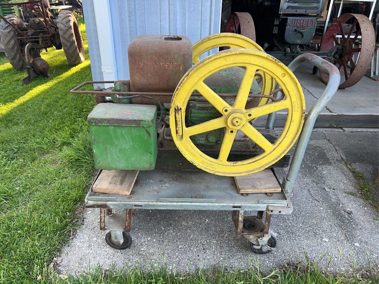 john-deere-e-1-1/2hp-image-1