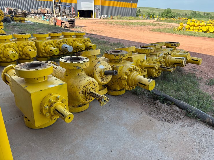 (9x$)-7-1/16”-10k-hydraulic-frac-valves-image-3