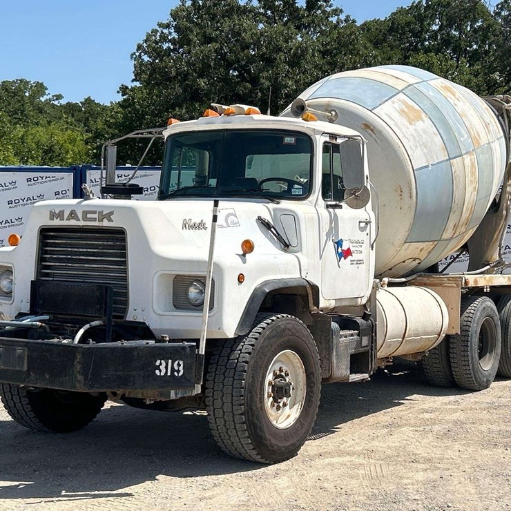 1994 MACK DM690S