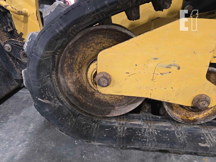 2021-caterpillar-239d3-image-23