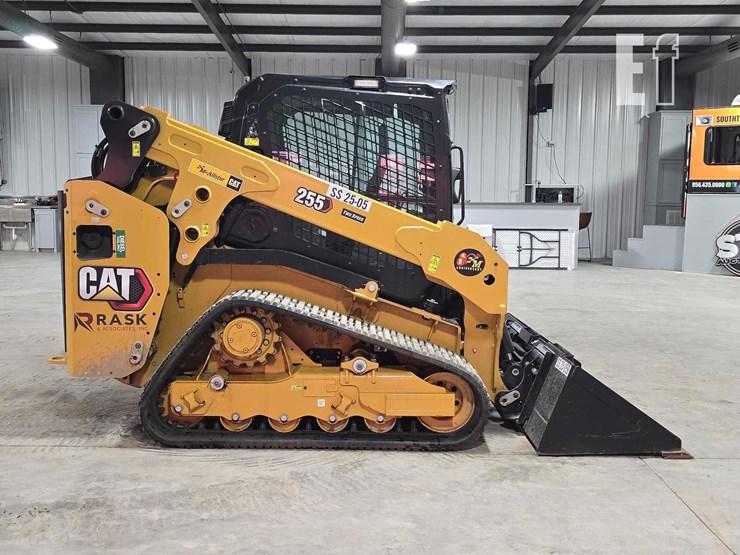 2025-caterpillar-255-image-6
