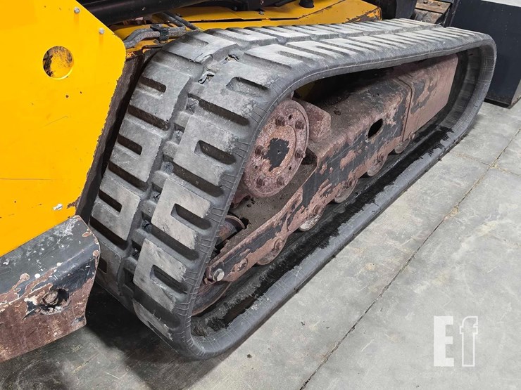 2021-jcb-3ts-8t-image-32