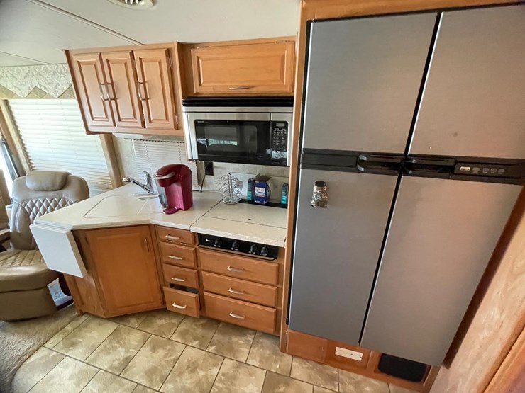 2006-winnebago-diesel-pusher-motorhome-abilene,-tx-image-13