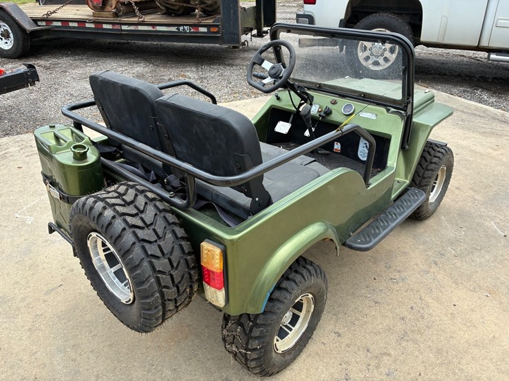#20210-•-mossimo-mini-jeep-image-4