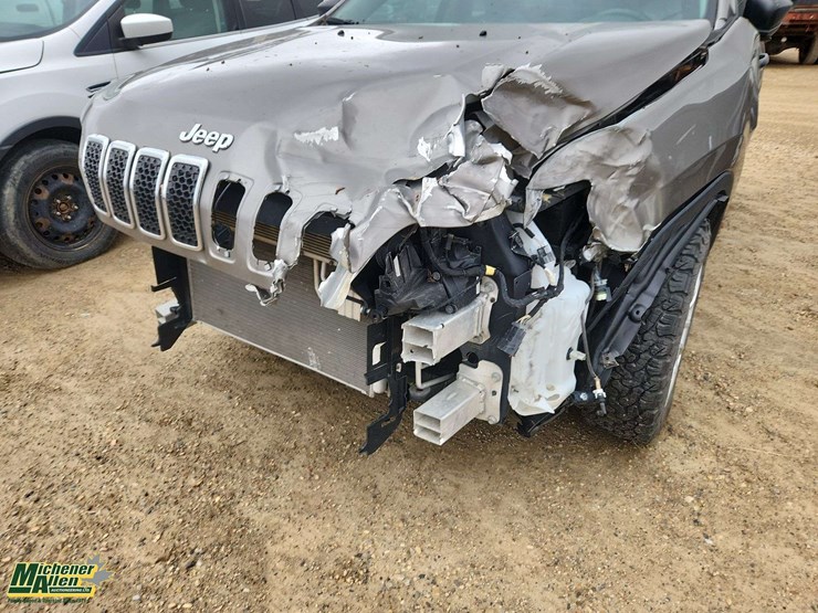 2021-jeep-cherokee-image-10