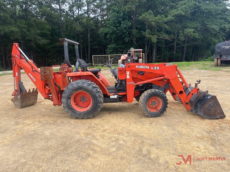 kubota-l35-loader-backhoe-image-2