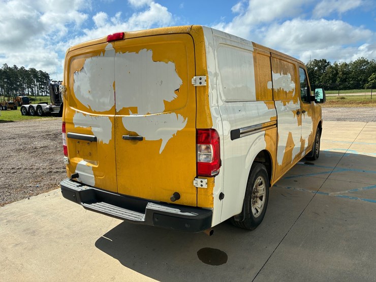 2020-nissan-nv2500-image-4