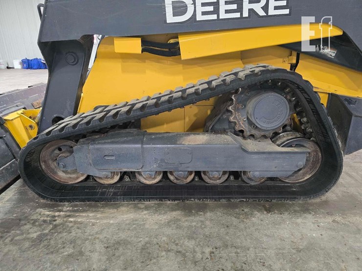 2012-deere-333d-image-21