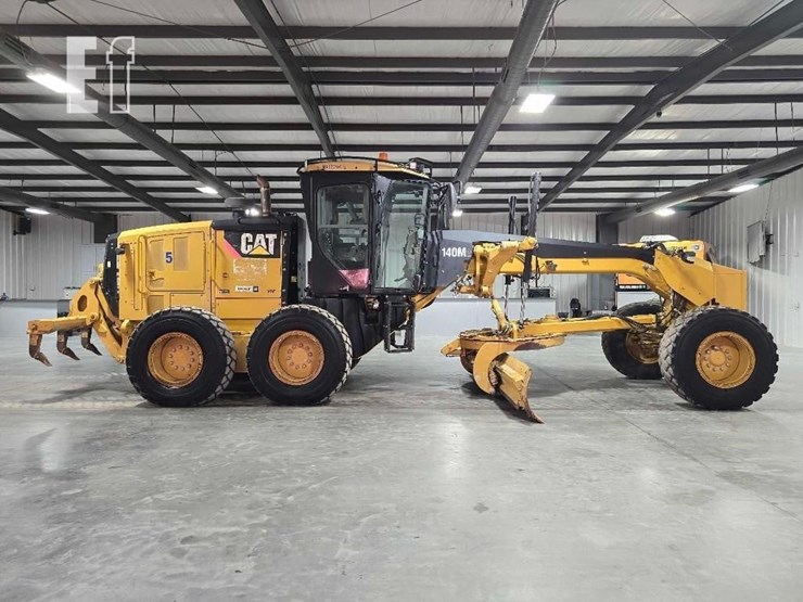2011-caterpillar-140m2-image-6