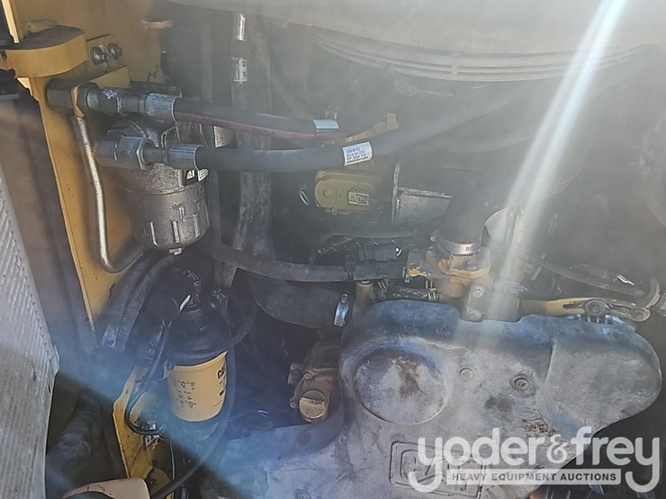 2019-caterpillar-299d2-image-23