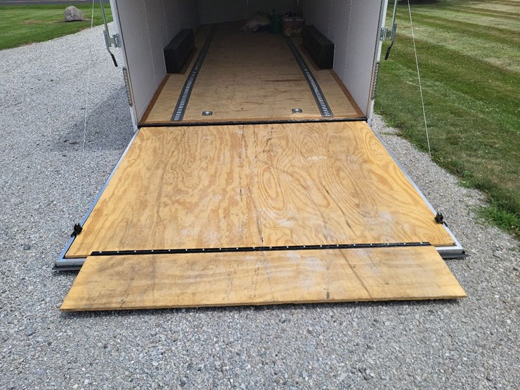 2022-united-enclosed-tandem-axle-bumper-trailer---nice-one-owner-image-24