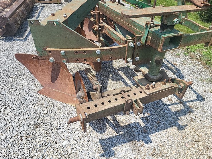 oliver-545-in-furrow--4-bottom-moldboard-plow-w/coulters-image-9