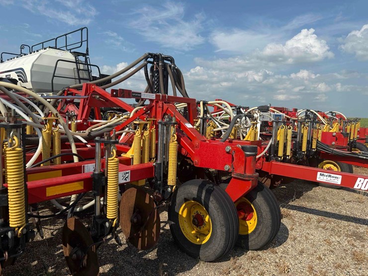 2006-bourgault-8710-air-seeder-image-34