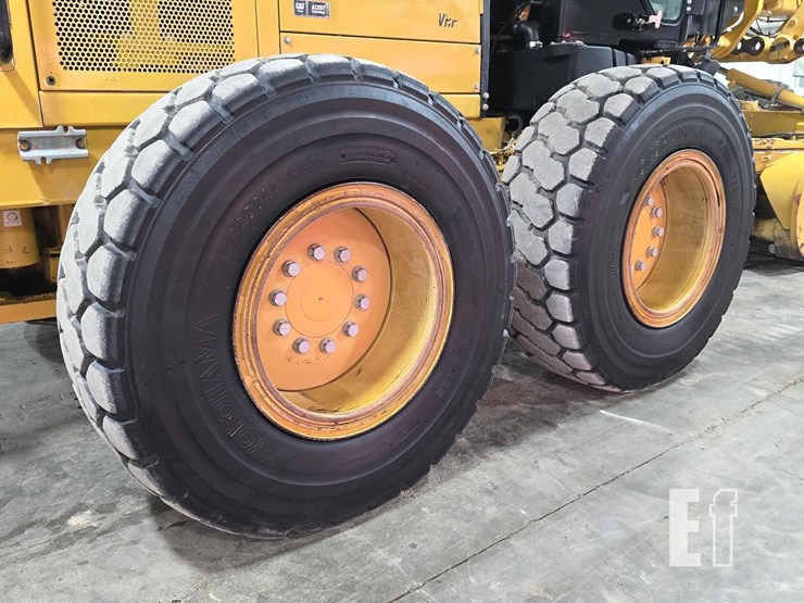 2010-caterpillar-160m-image-31