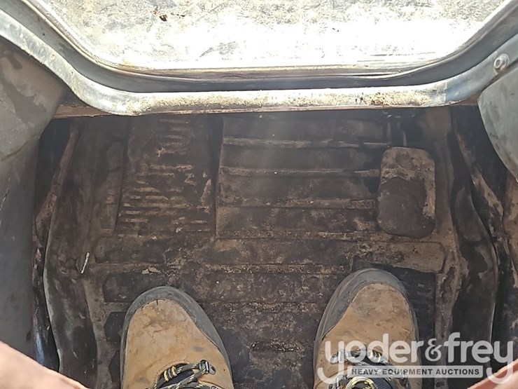2019-caterpillar-299d2-image-29