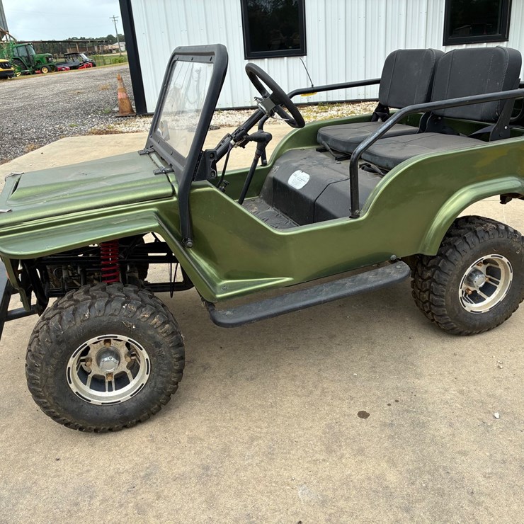 #20210 • Mossimo mini Jeep