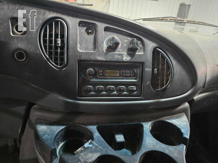 2007-ford-e250-image-13
