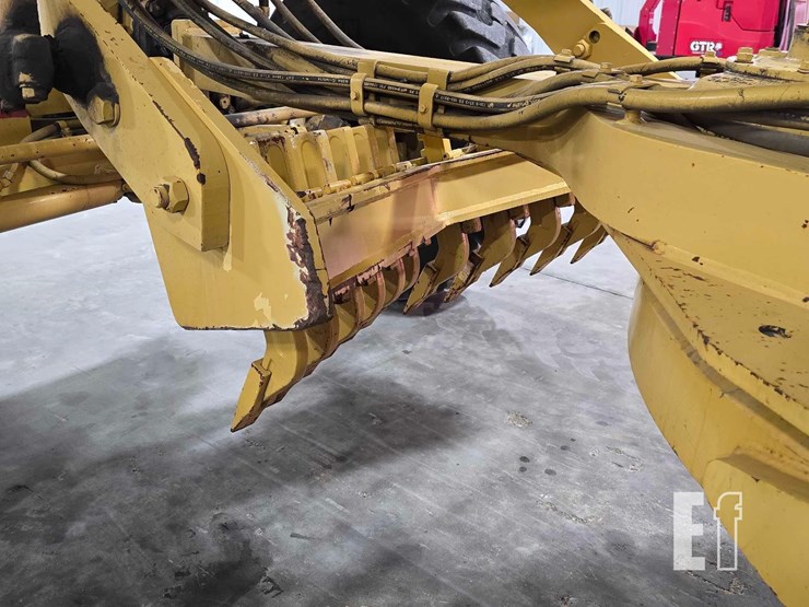 2005-caterpillar-143h-image-13