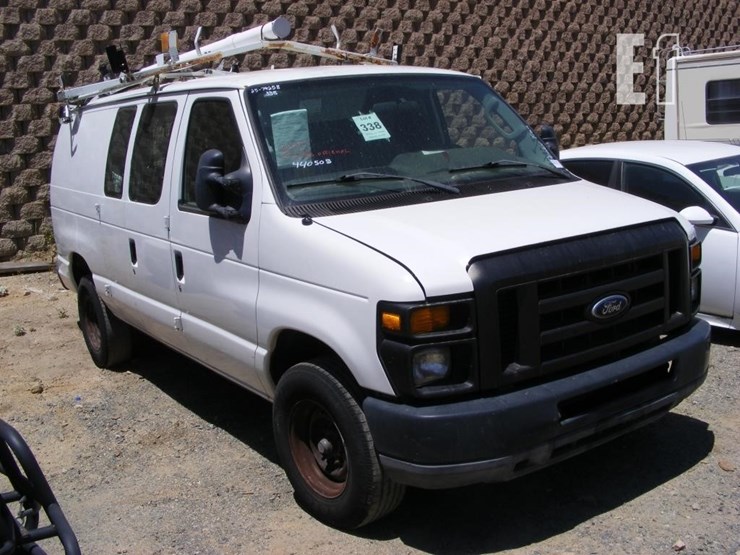 2010-ford-e250-image-1
