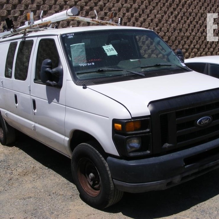 2010 FORD E250