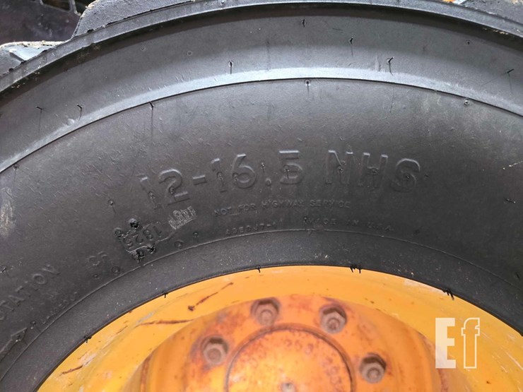 2011-caterpillar-246c-image-27