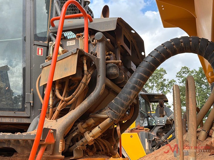 2023-volvo-a45g-image-13