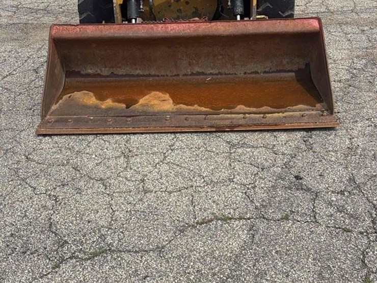 2021-caterpillar-236d3-image-8