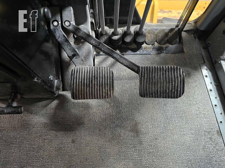 2022-caterpillar-140gc-image-17