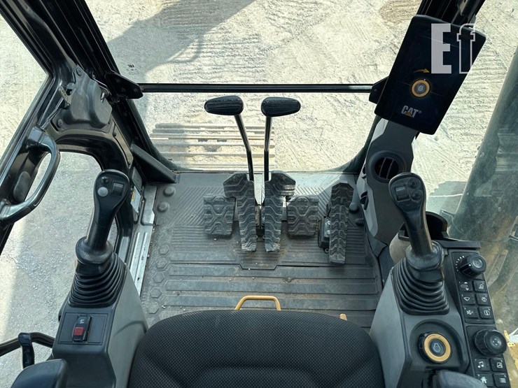 caterpillar-320gc-image-16