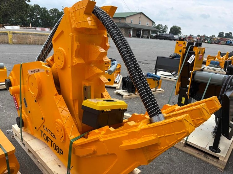 caterpillar-320-image-5