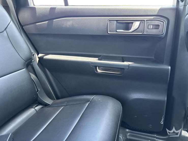 2020-ford-explorer-hybrid-awd-suv-image-22