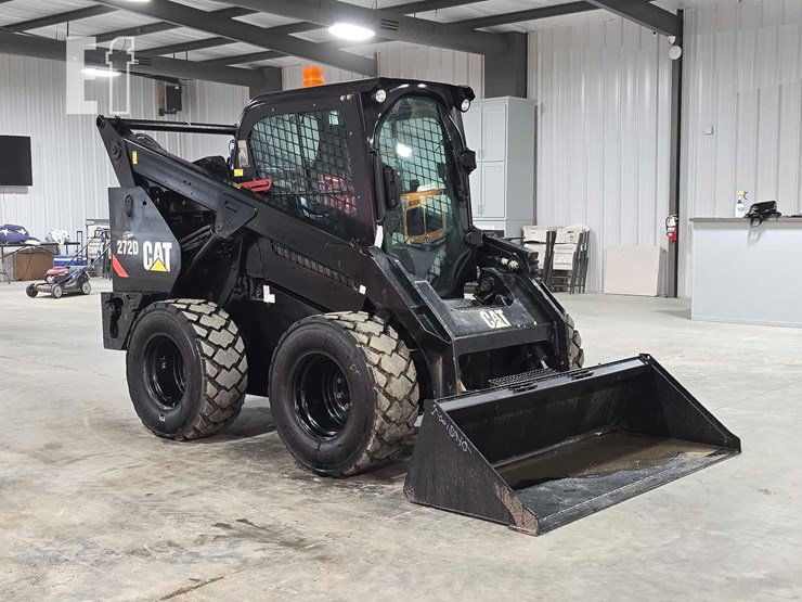 2014-caterpillar-272d-image-2