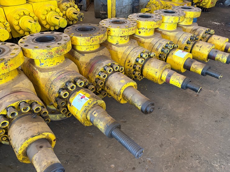 (3x$)-7-1/16”-10k-frac-valves,-field-ready-image-1