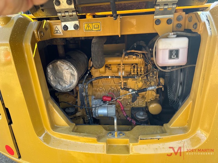 2021-caterpillar-305.5e2-image-14