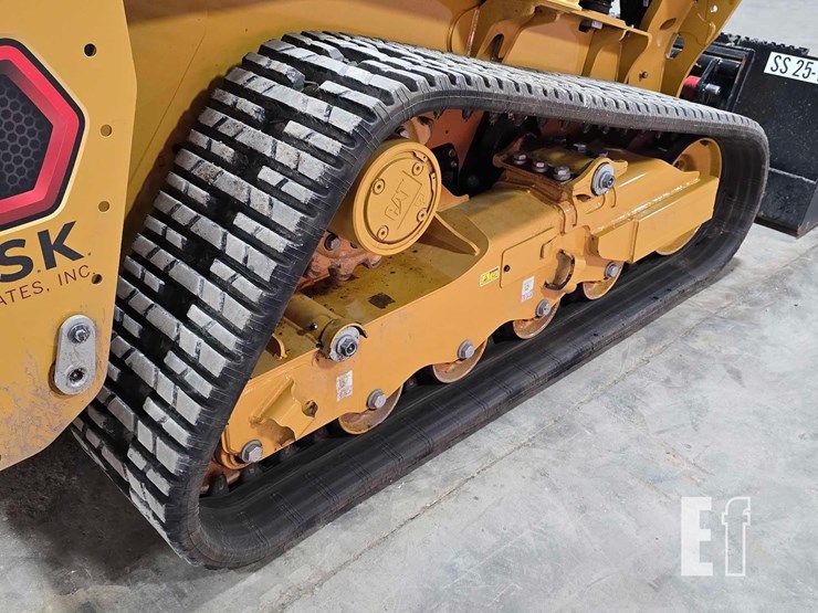 2025-caterpillar-255-image-37