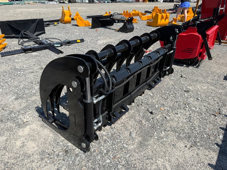 #2031-•-unused-future-clg72-skid-steer-curved-log-grabber-chxmq2605137-inv#48872-image-2