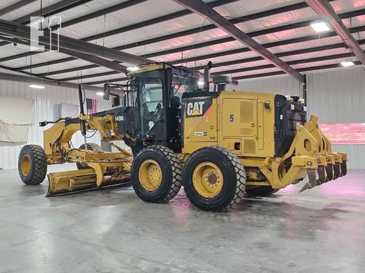2011-caterpillar-140m2-image-5