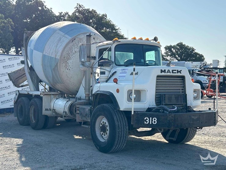 1994-mack-dm690s-image-4