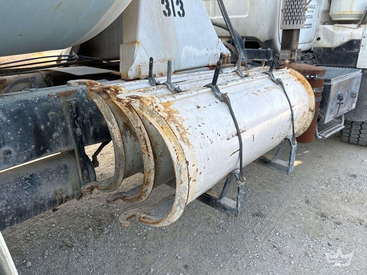 1994-mack-dm690s-image-32