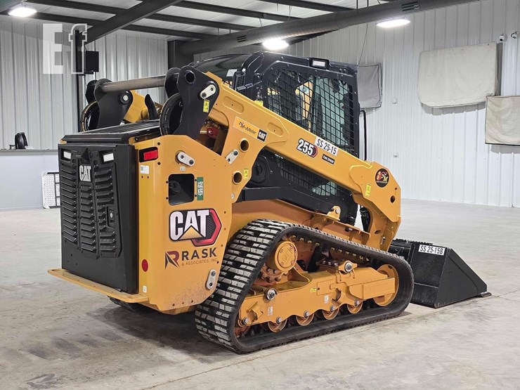 2025-caterpillar-255-image-3